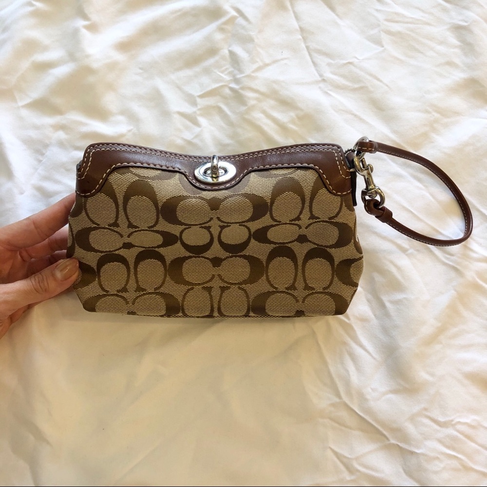 COACH wristlet - Picture 5 of 5